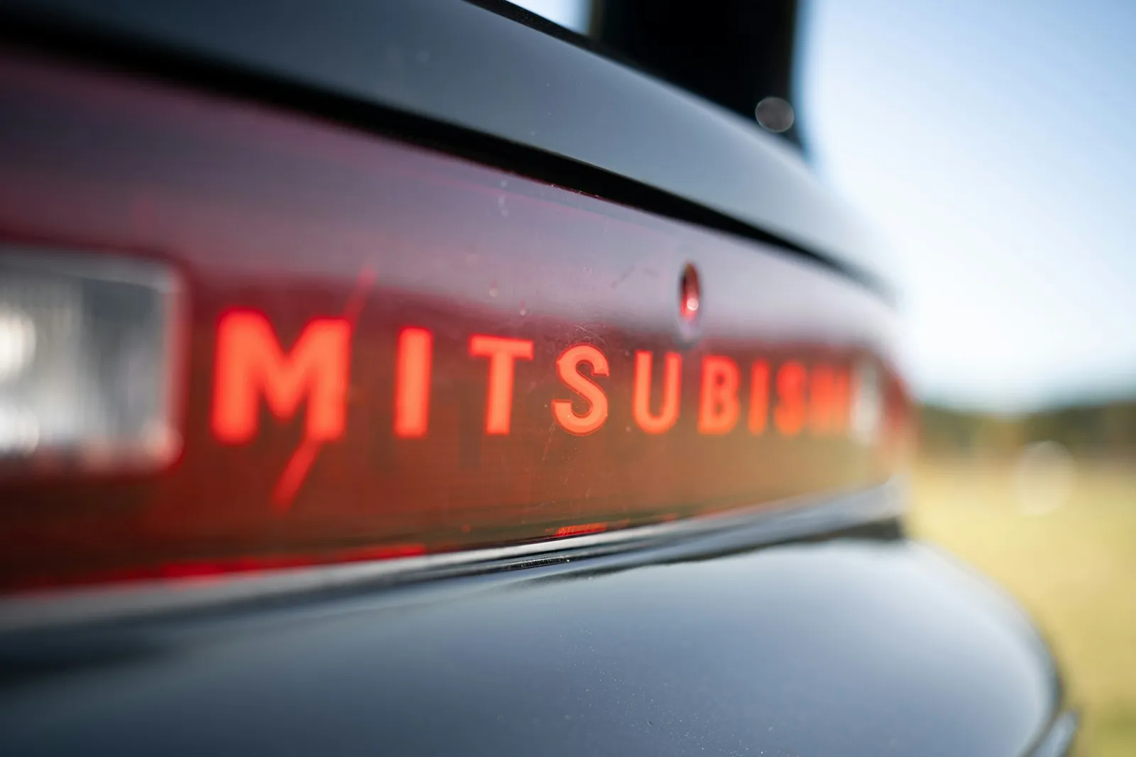 Symbolbild: Die Elektroautos und Plug-In Hybridautos von Mitsubishi können auch als mobiler Stromspeicher eingesetzt werden