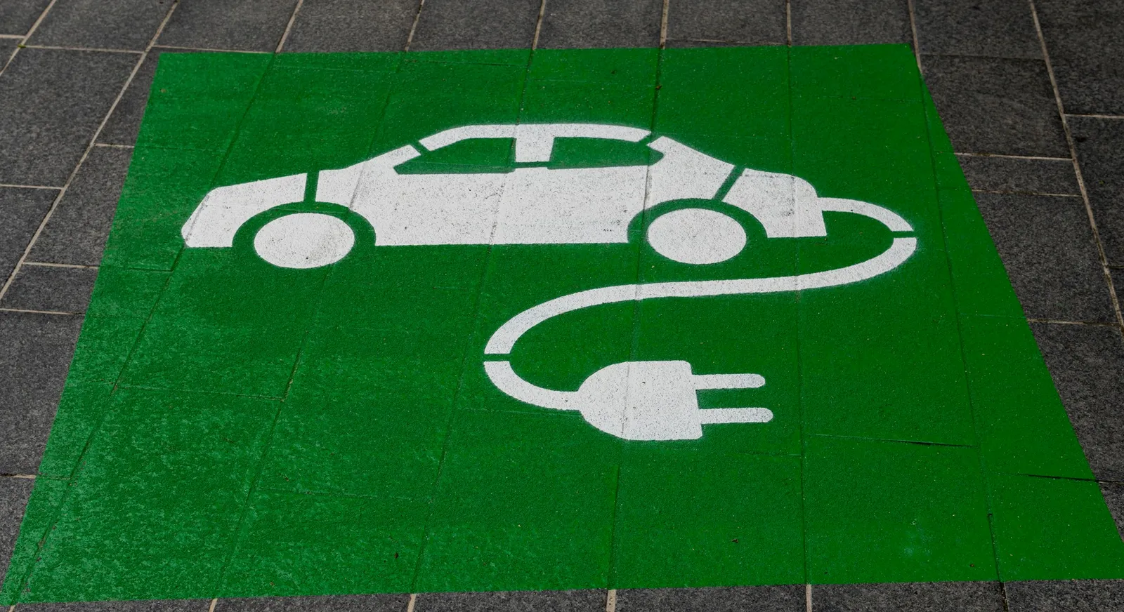 Symbolbild: Die Vorteile beim Aufladen des Elektroauto per Induktion