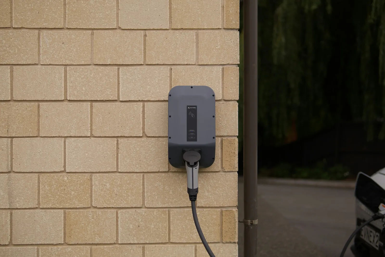 Symbolbild: e.Go Mobil bietet für sein Elektroauto die passende Ladestation an