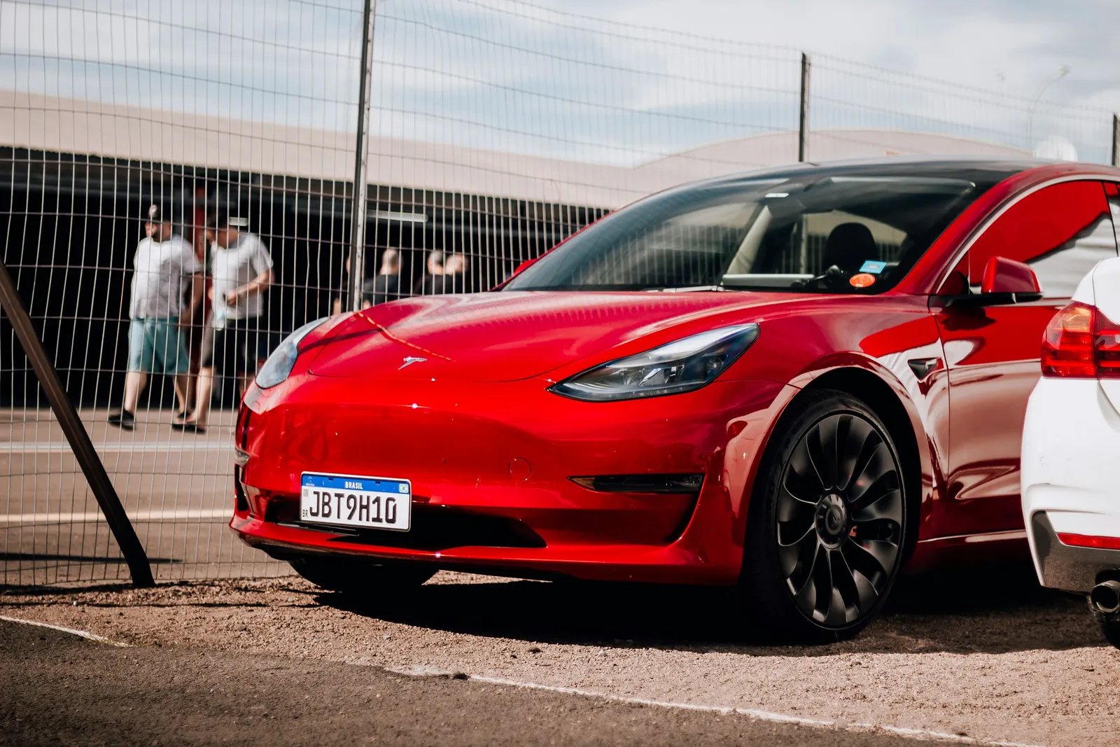 Symbolbild: Elektroauto Tesla Model 3 kommt im März 2016