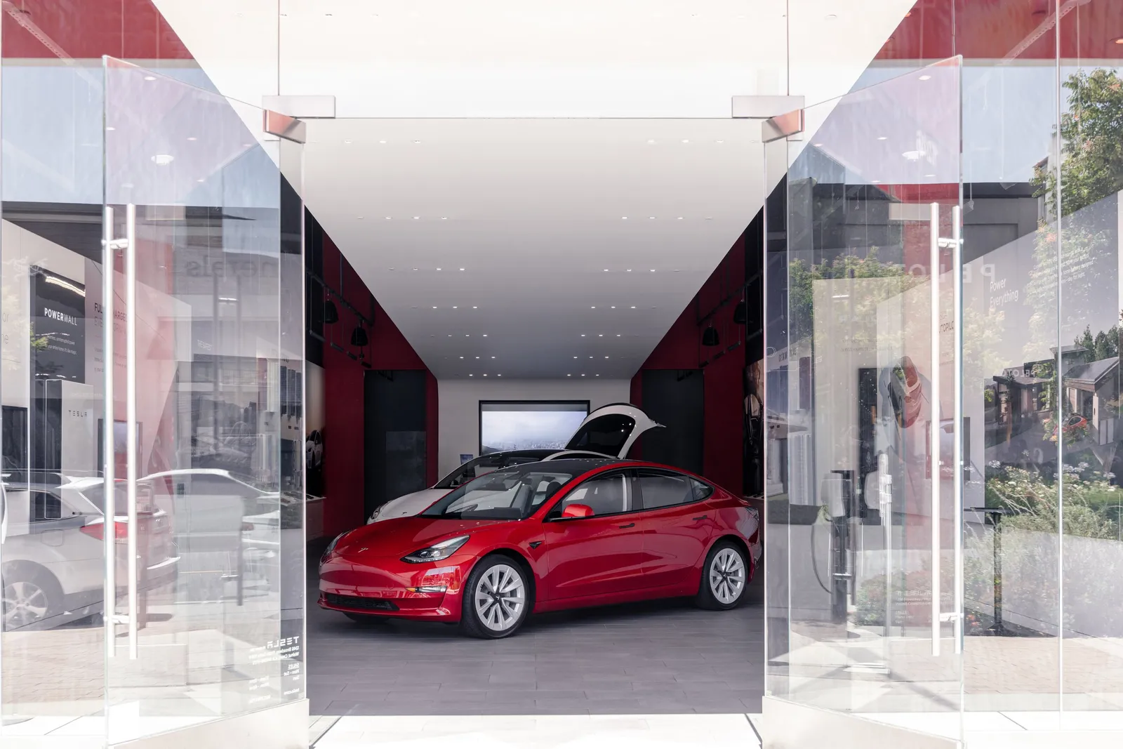 Elektroauto von Tesla erobert die Fashion Week