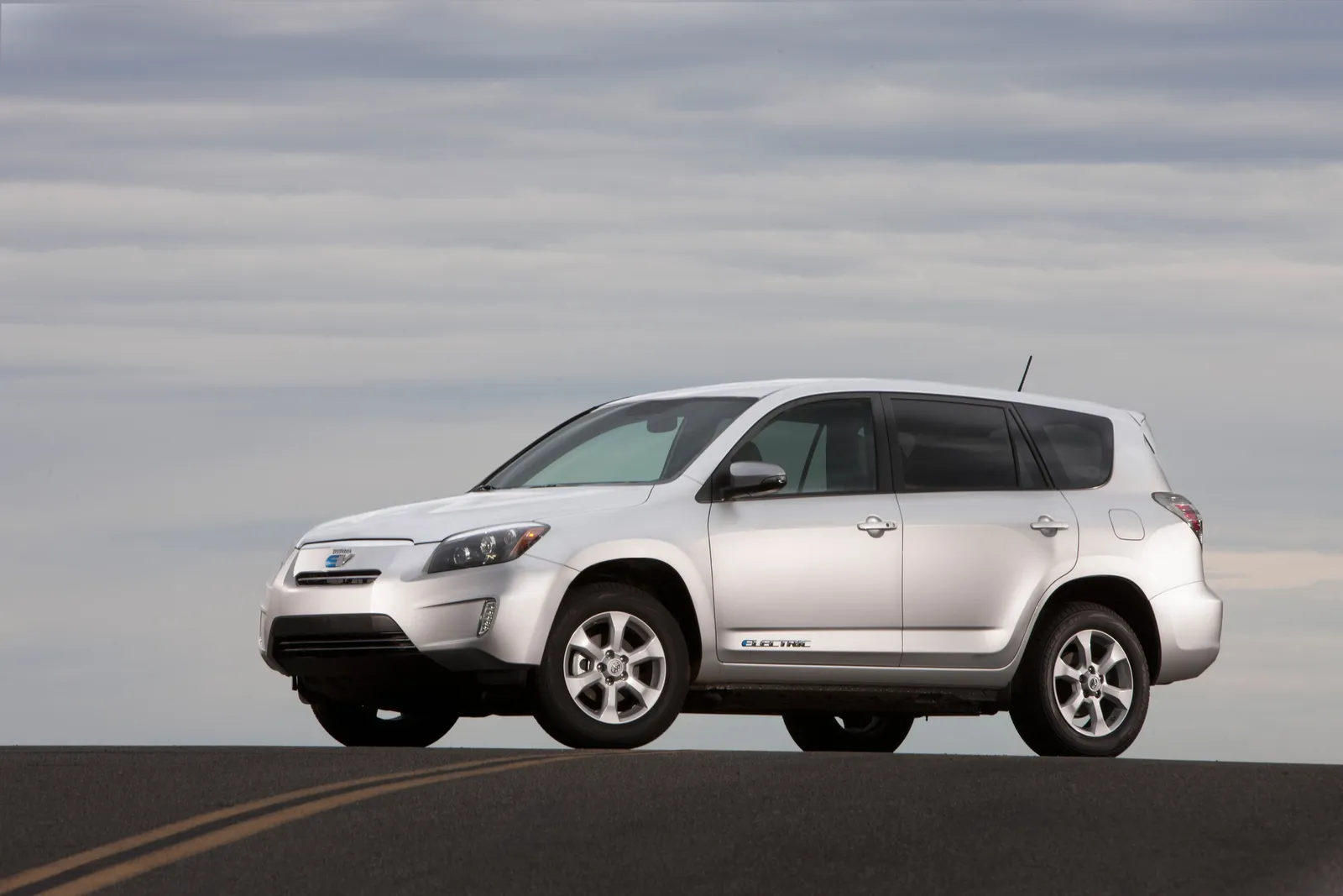 Elektroautos RAV4 EV und IQ EV werden 2012 in geringen Stückzahlen produziert