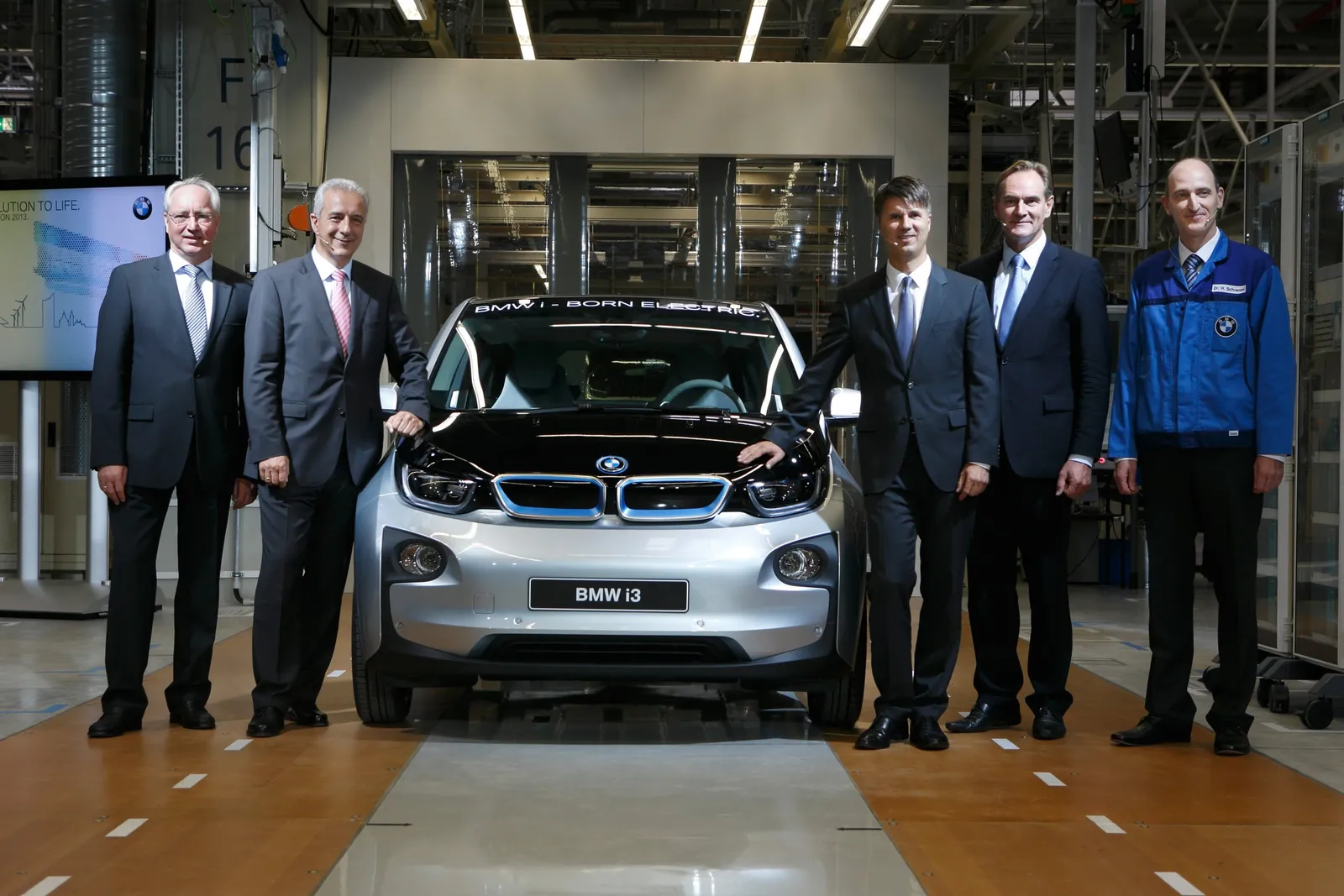Im Jahr 2014 will BMW bis zu 10.000 Exemplare seines Elektroauto BMW i3 verkaufen
