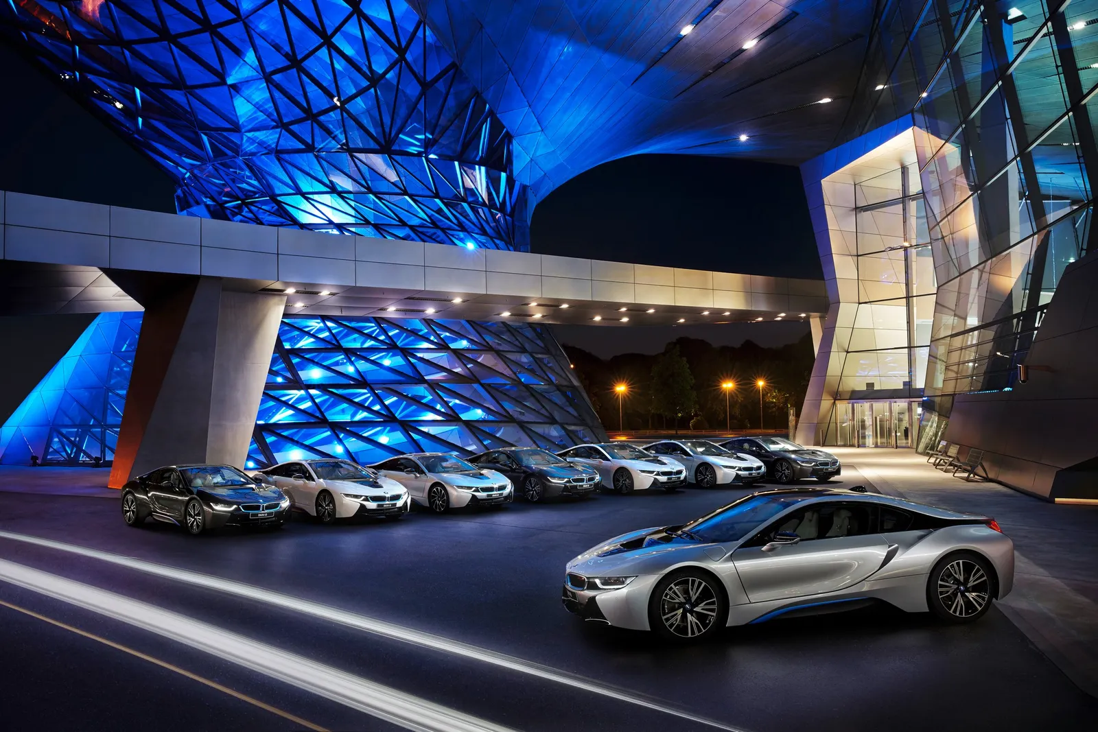 Konfiguriere Dein Exemplar des Plug-In Hybridauto BMW i8