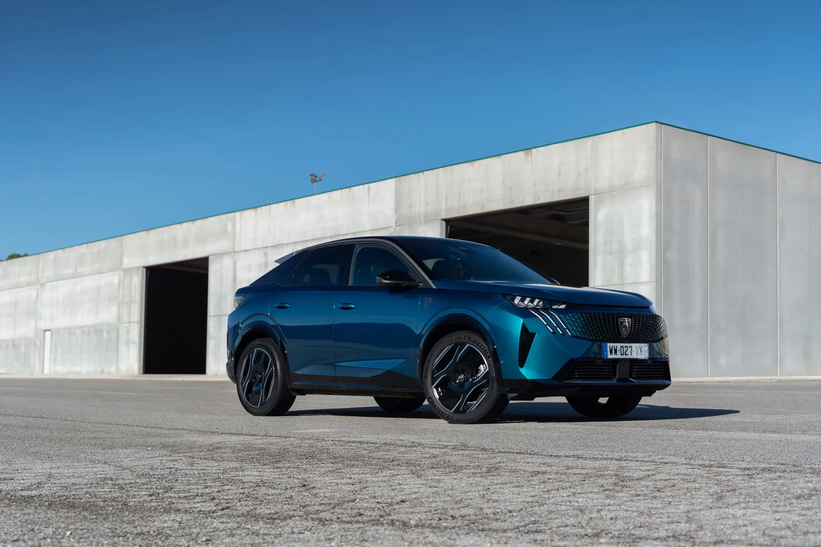 Ab sofort bestellbar: Der vollelektrische Peugeot E-3008