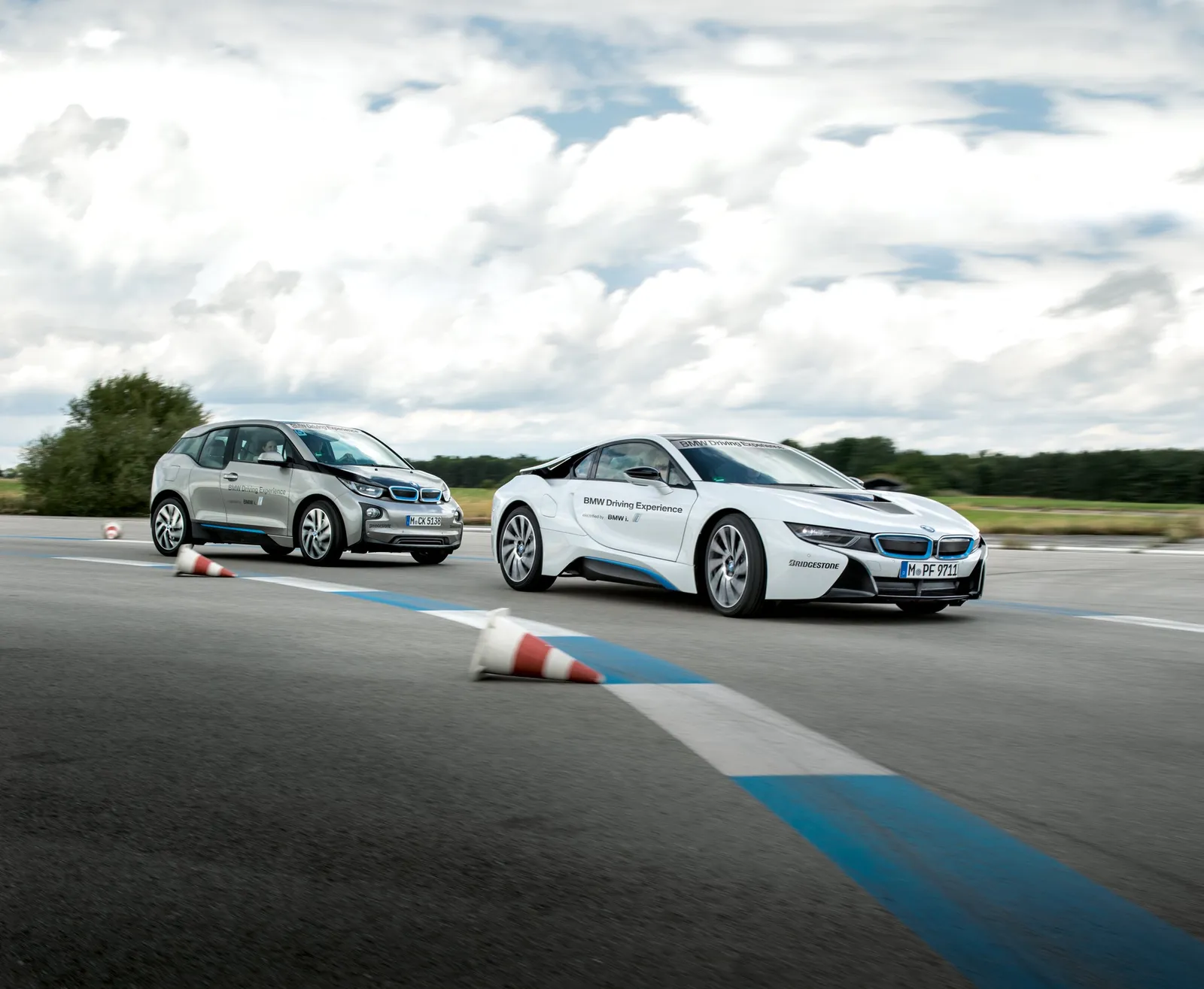 Plug-In Hybridauto BMW i8: Videos vom Modell im Computer bis hin zu den Tests im Windkanal