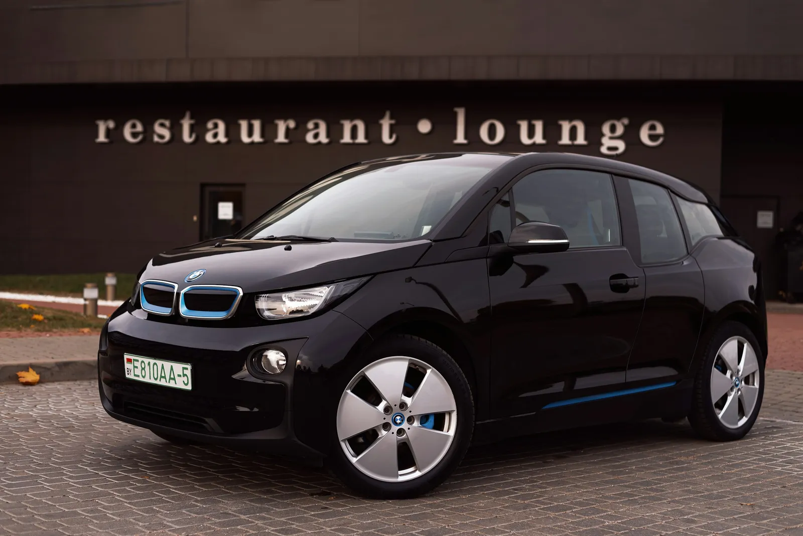 Symbolbild: Vergleich des Elektroauto BMW i3 mit dem Chevrolet Volt