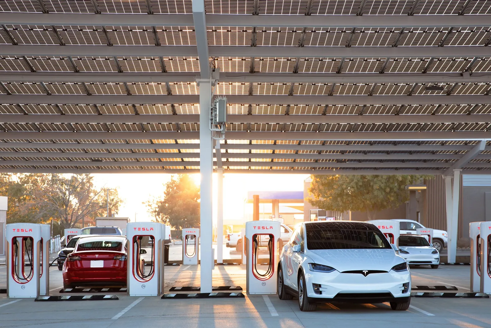 Wer sein Elektroauto Tesla Model S zu oft am Supercharger auflädt, bekommt eine Email von Tesla Motors